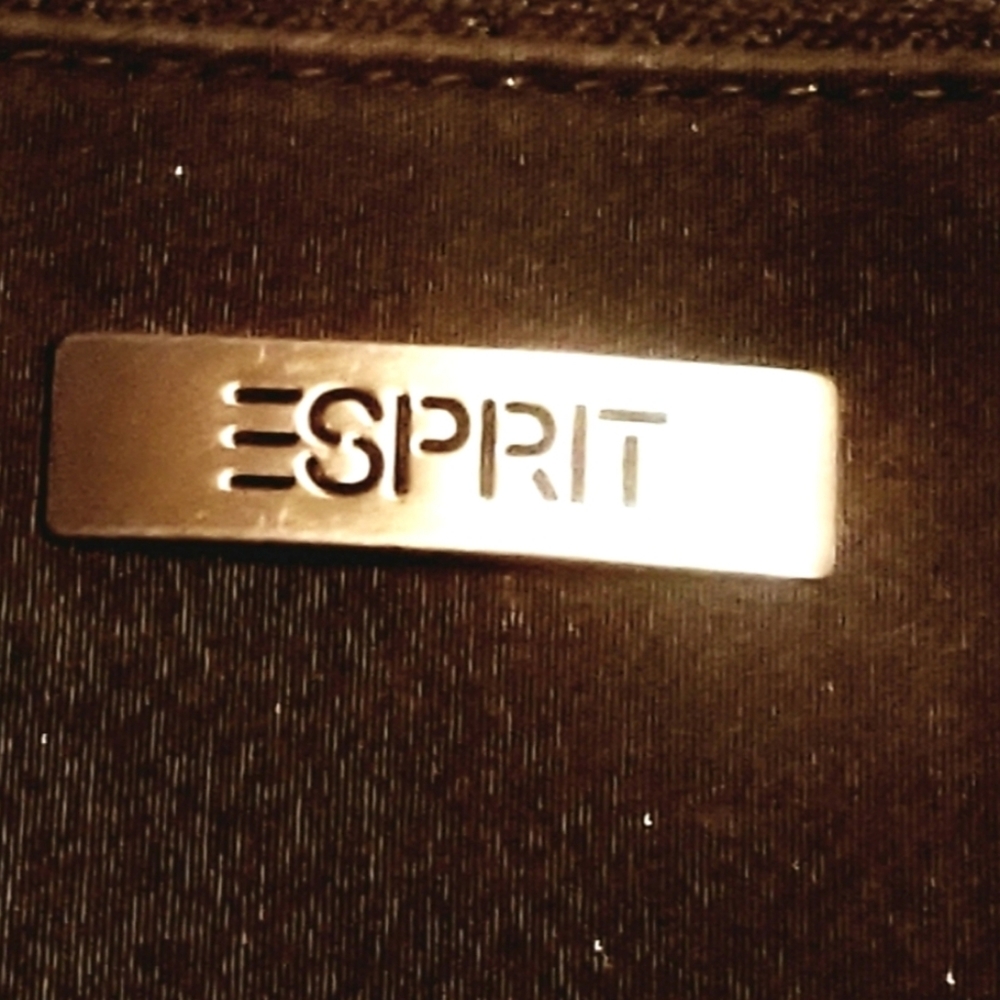 Esprit purse